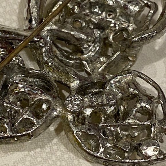 VTG TOP Designer Rhinestone Pearl BROOCH - Picture 7 of 7